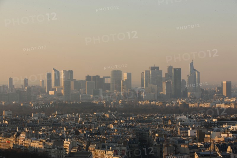 France, ile de france, paris 7e arrondissement, tour eiffel, vue depuis le 2e etage, vers la defense,