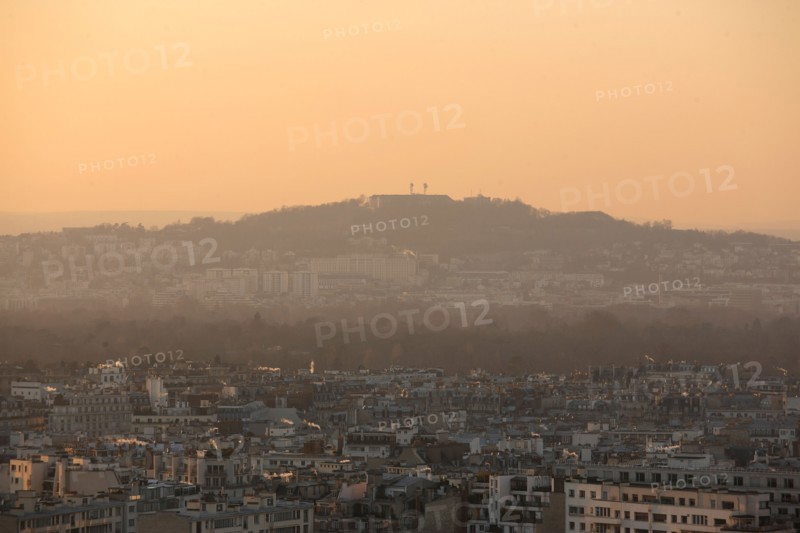 France, ile de france, paris 7e arrondissement, tour eiffel, vue depuis le 2e etage, vers le mont valerien,