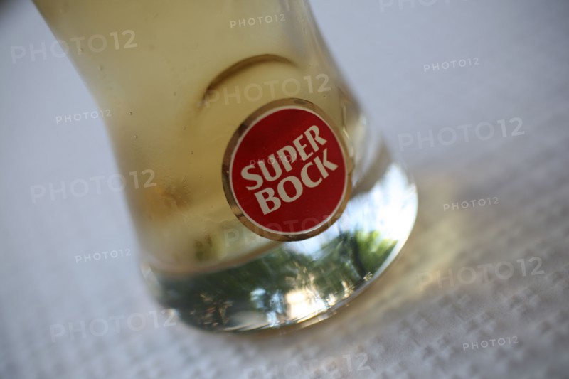 portugal, lisbonne, lisboa, signes de ville, biere super bock, boisson
Date : septembre 2011