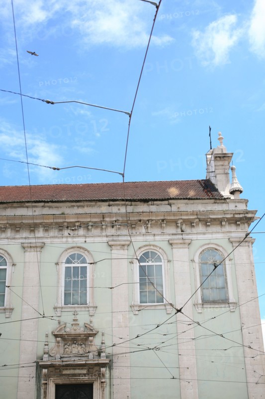 portugal, lisbonne, lisboa, signes de ville, tramway numero 28, detail cables, bairro alto, transport, interieur du tram , cables
Date : septembre 2011
