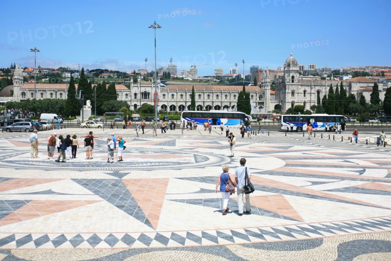 portugal, lisbonne, lisboa, signes de ville, belem, monument des decouvertes, place, pont sur le tage, sculpture
Date : septembre 2011