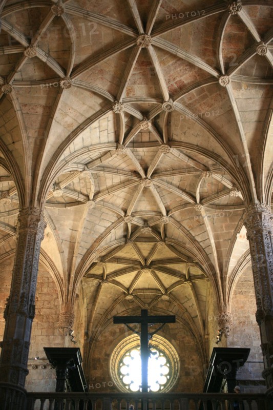 portugal, lisbonne, lisboa, signes de ville, belem, monastere des Hieronimytes, monasteiro dos jeronimos, interieur eglise, voutes, gisant
Date : septembre 2011