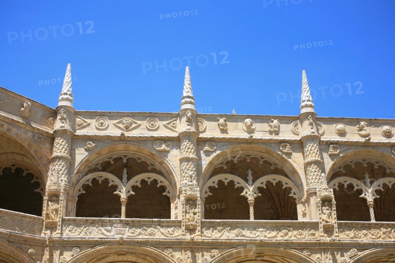 portugal, lisbonne, lisboa, signes de ville, belem, monastere des Hieronimytes, monasteiro dos jeronimos, couvent, cloitre, detail sculpture, statue, ornement
Date : septembre 2011