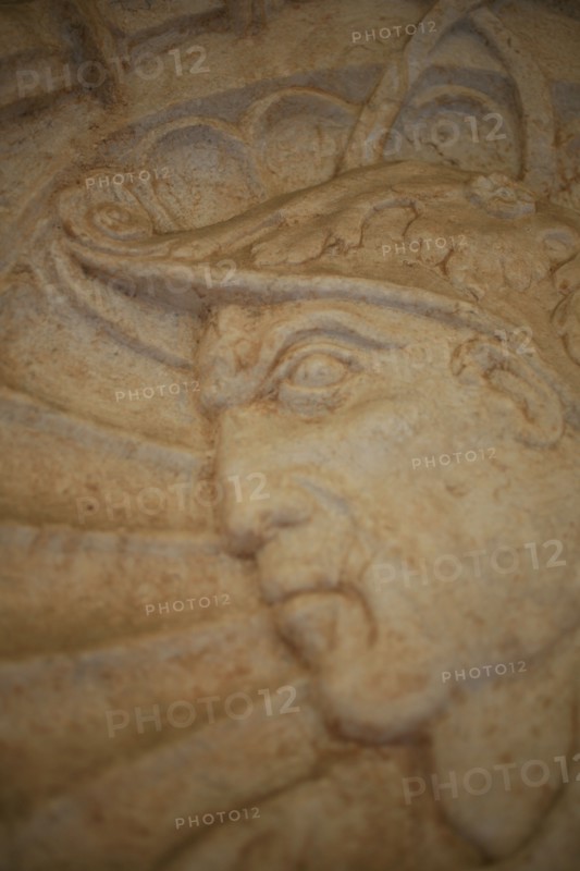 portugal, lisbonne, lisboa, signes de ville, belem, monastere des Hieronimytes, monasteiro dos jeronimos, couvent, cloitre, detail sculpture, statue, ornement
Date : septembre 2011
