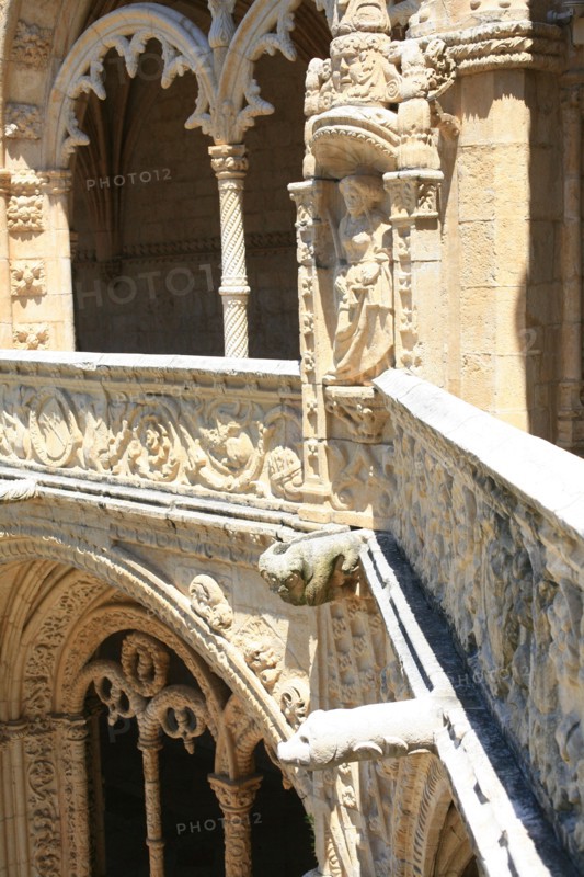 portugal, lisbonne, lisboa, signes de ville, belem, monastere des Hieronimytes, monasteiro dos jeronimos, couvent, cloitre, detail sculpture, statue, ornement
Date : septembre 2011