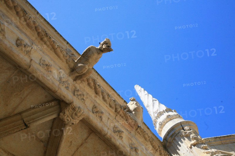 portugal, lisbonne, lisboa, signes de ville, belem, monastere des Hieronimytes, monasteiro dos jeronimos, couvent, cloitre, detail sculpture, statue, ornement
Date : septembre 2011