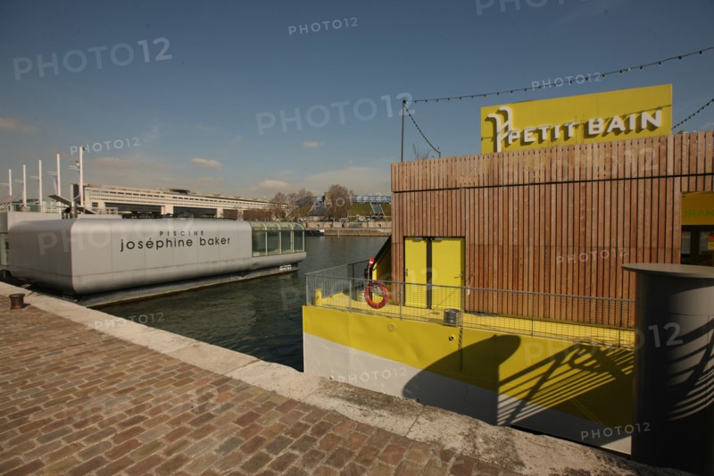 France, ile de france, paris 13e arrondissement, quai francois mauriac, peniche, le petit bain, espace culturel, expo, concerts, restaurant,


Date : 2011-2012
