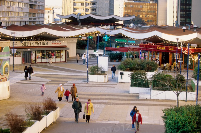 France, ile de france, paris, 13e arrondissement, dalle des olympiades, avenue de tolbiac et rue du disque, asie, chinatown,


Date : 2011-2012
