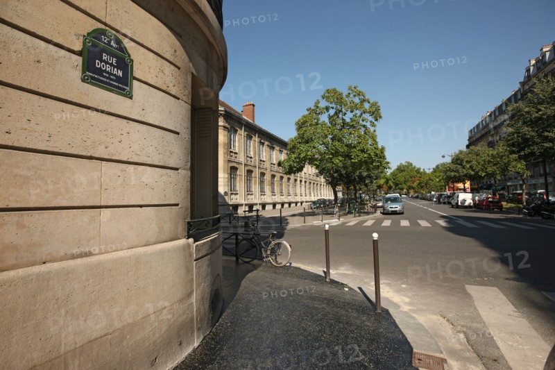 France, ile de france, paris 12e arrondissement, rue dorian, qui devient avenue dorian lorsqu'elle est elargie,


Date : 2011-2012