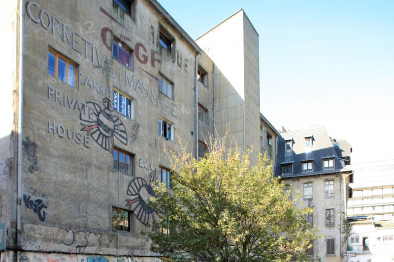 France, ile de france, paris 13e arrondissement, quartier bibliotheque, rue des frigos, anciens entrepots frigorifiques, ateliers d'artiste,


Date : 2011-2012