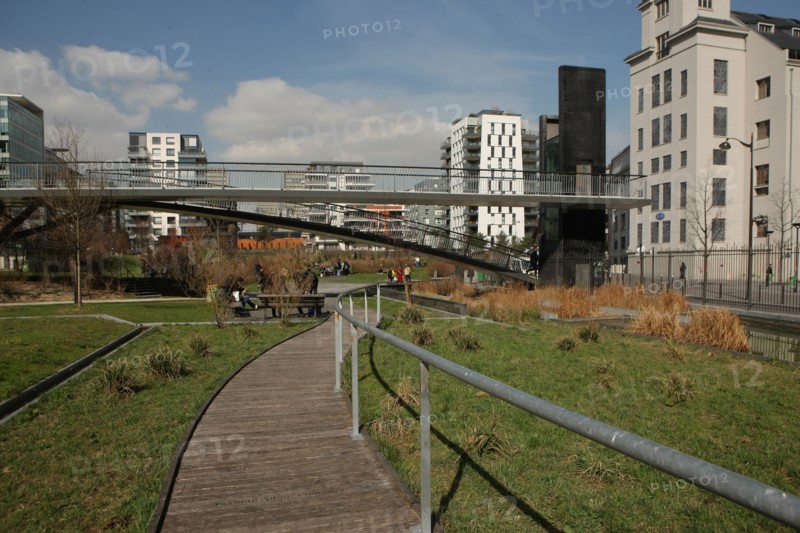 France, ile de france, paris 13e arrondissement, rue thomas mann, jardin abbe pierre, developpement durable, ecologie, faculte de paris diderot,


Date : 2011-2012