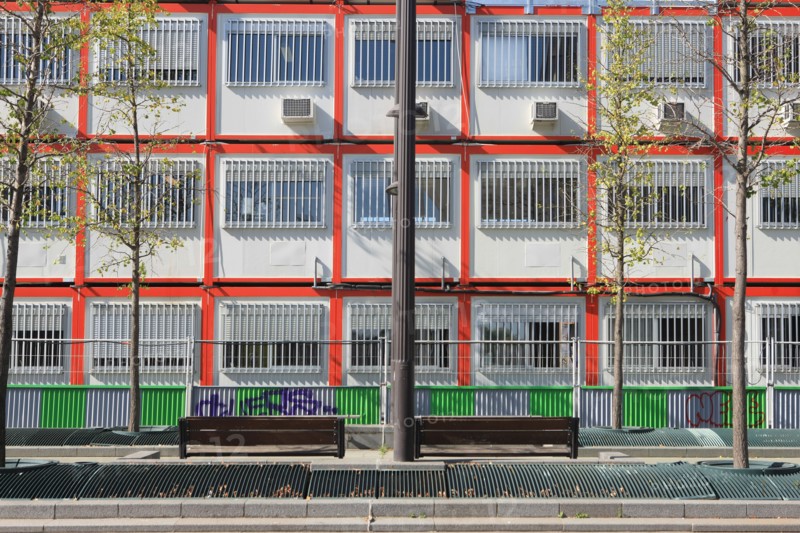 france, region ile de france, paris 13e arrondissement, paris rive gauche, avenue de france, quartier bnf francois mitterrand, travaux de batiment, couvertures des voies, algeco, chantier,


Date : 2011-2012