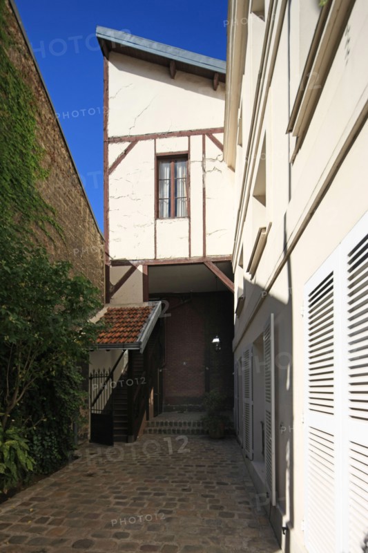 france, region ile de france, paris 14e arrondissement, montparnasse, rue huyghens, no6 lyre et palette,


Date : 2011-2012