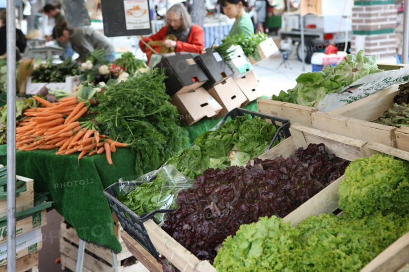 France, ile de france, paris, 14e arrondissement, place brancusi, rue de l'ouest, marche biologique,


Date : 2011-2012