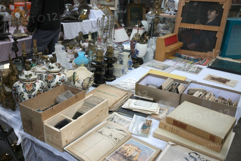 France, ile de france, paris, 14e arrondissement, metro porte de vanves, puces de vanves, antiquites,


Date : 2011-2012