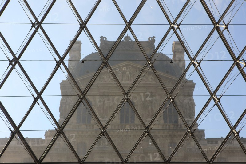 France, ile de france, paris 1er arrondissement, musee du louvre, cour napoleon, sous la pyramide de verre, architecte ieoh ming pei,