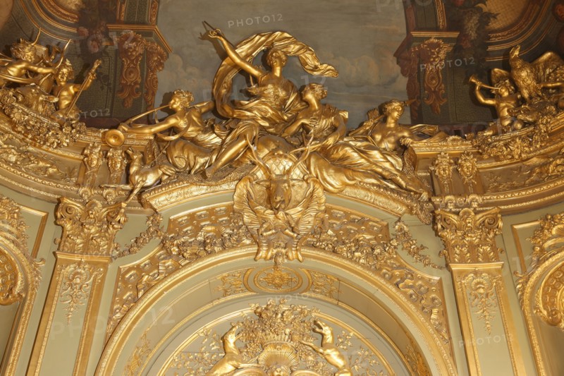 France, ile de france, paris 1er arrondissement, 39 rue croix des petits champs, banque de france hotel de toulouse dit aussi hotel de la vrilliere, galerie doree, galerie d'apparat, gouverneur, institution, dessus de la porte d'entree,