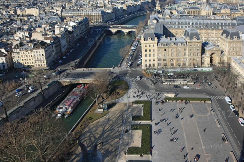 France, ile de france, paris 4e arrondissement, ile de la cite, parvis, notre dame de paris, cathedrale, montee aux tours, panorama, palais de la cite, bateau parisien,