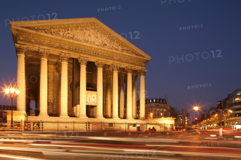 France, ile de france, paris 8e arrondissement, place de la madeleine, eglise de la madeleine, colonnes,