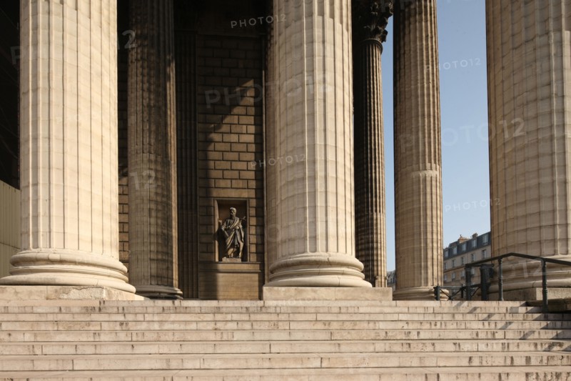 France, ile de france, paris 8e arrondissement, place de la madeleine, eglise de la madeleine, colonnes,