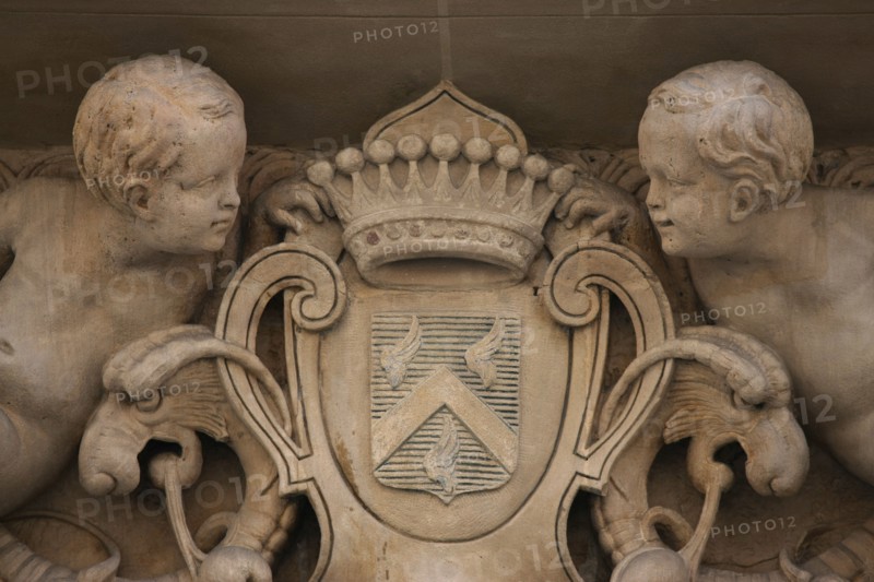 France, ile de france, paris 9e arrondissement, 9 rue victor masse, facade d'immeuble, detail,