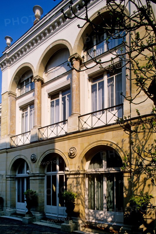 France, ile de france, paris 9e arrondissement, 1 rue de la tour des dames, hotel de mademoiselle mars, hotel particulier, facade sur jardin, auberge de jeunesse bvj,