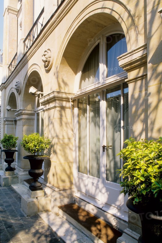France, ile de france, paris 9e arrondissement, 1 rue de la tour des dames, hotel de mademoiselle mars, hotel particulier, facade sur jardin, auberge de jeunesse bvj,