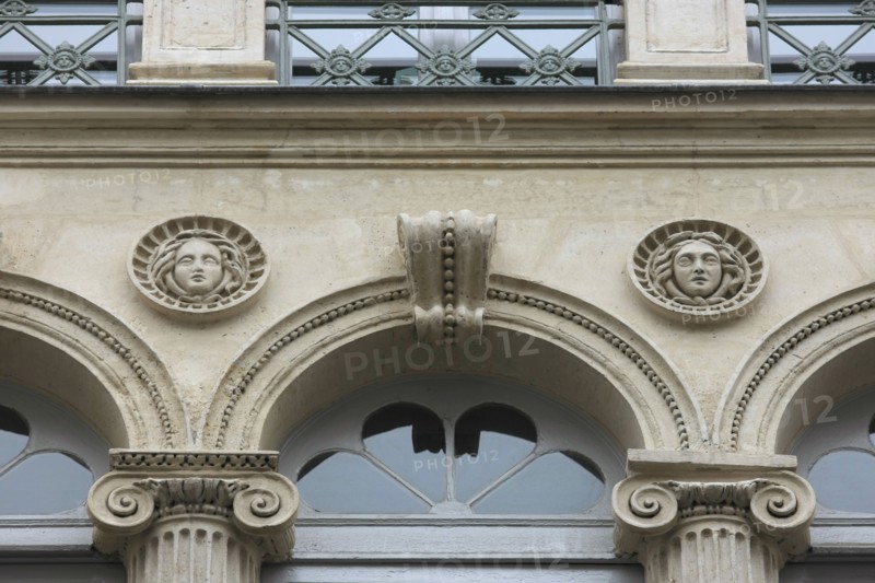 France, ile de france, paris 9e arrondissement, rue notre dame de lorette, immeuble, no52, restauration, decor, sculpture,
