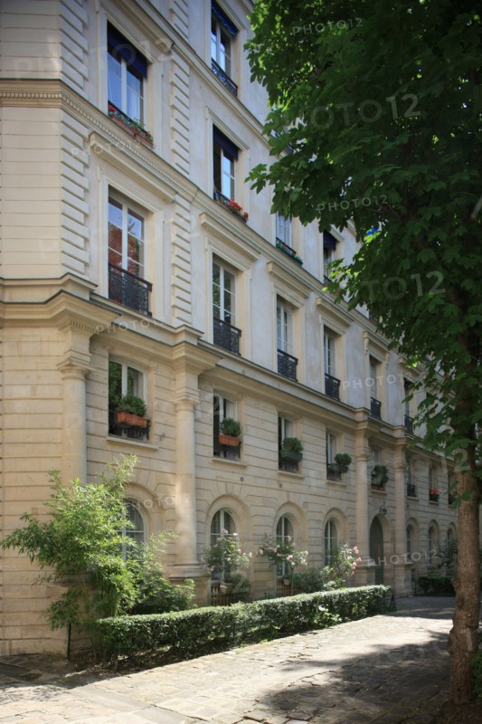 France, ile de france, paris 9e arrondissement, 41-47 rue des martyrs, maison rogno, immeubles sur cour,