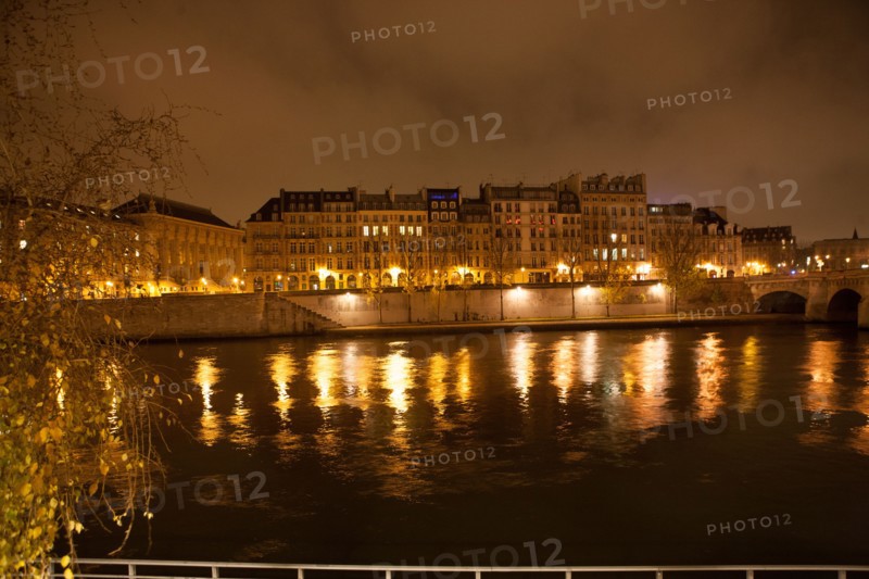 france, ile de france, paris, 1e arrondissement, ile de la cite, seine, quai de l'horloge, conciergerie depuis le quai de gesvres, nuit, matin,