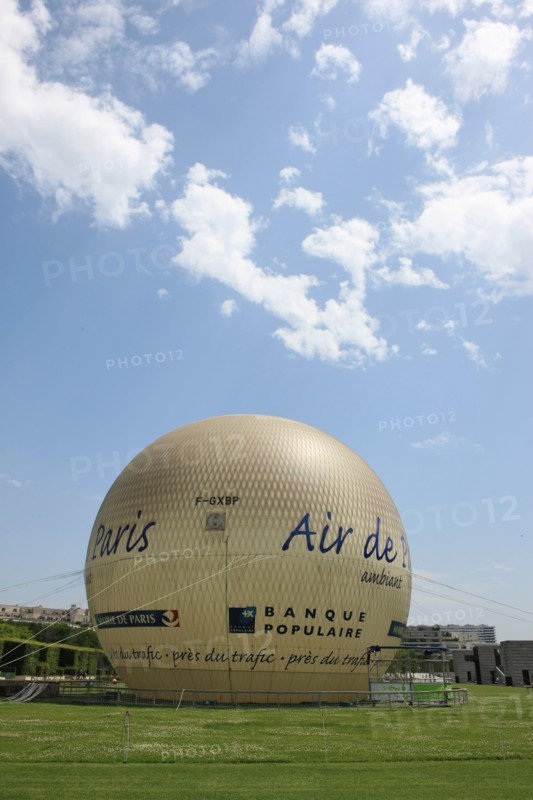 France, ile de france, paris, 15e arrondissement, parc andre citroen, jardin, jets d'eau, ete, enfants, ados, jeux d'eau, serres,