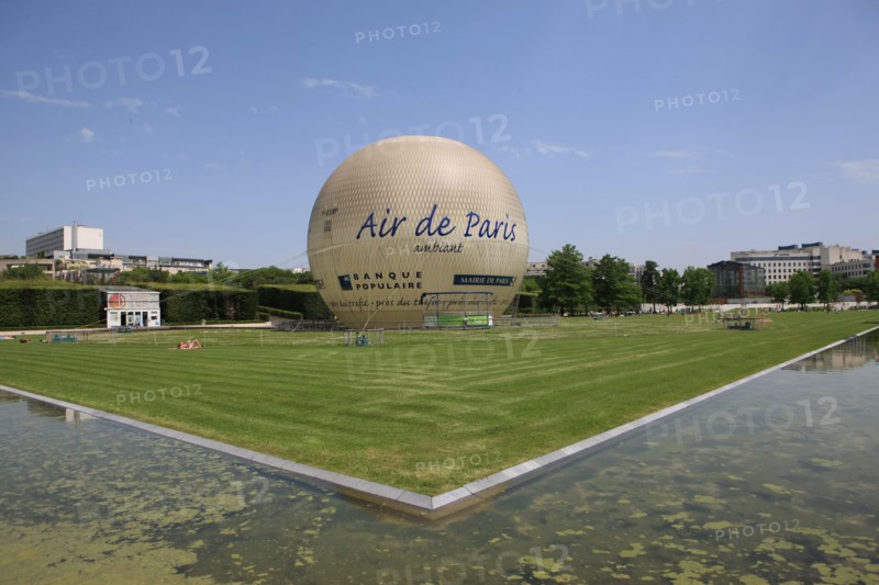 France, ile de france, paris, 15e arrondissement, parc andre citroen, jardin, jets d'eau, ete, enfants, ados, jeux d'eau, serres,