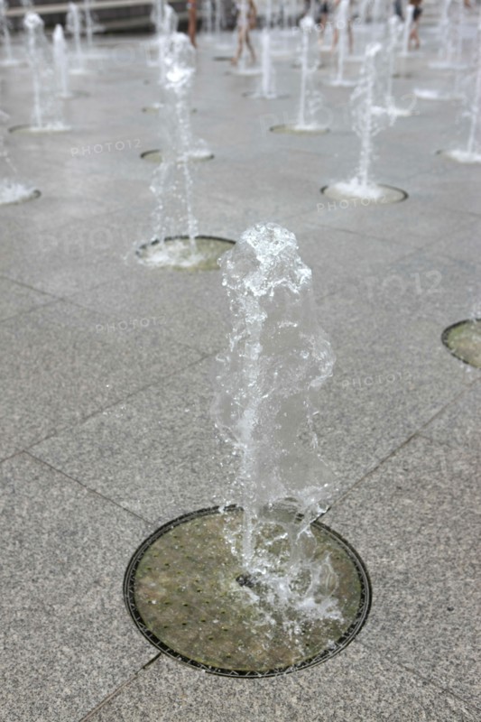 France, ile de france, paris, 15e arrondissement, parc andre citroen, jardin, jets d'eau, ete, enfants, ados, jeux d'eau, serres, ballon air de paris,