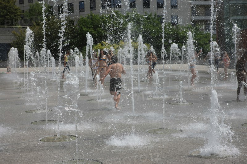 France, ile de france, paris, 15e arrondissement, parc andre citroen, jardin, jets d'eau, ete, enfants, ados, jeux d'eau, serres, ballon air de paris,