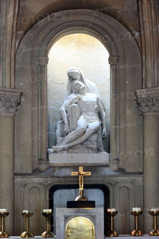 France, ile de france, paris 17e arrondissement, place du general koenig, eglise notre dame de compassion, chapelle de ferdinand d'orleans, sculpture du choeur,