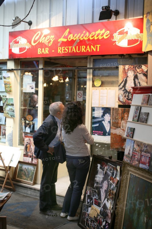 France, ile de france, paris, 18e arrondissement, porte de clignancourt, marche aux puces de saint ouen, marche vernaison, guinguette chez louisette,