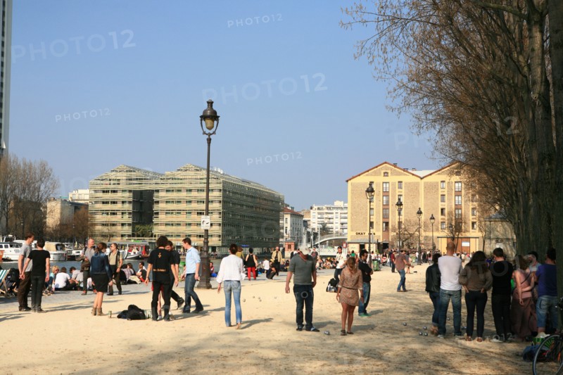 France, ile de france, paris 19e arrondissement, bassin de la villette et canal de l'ourcq, quai de la loire, n68, bar ourcq, petanque,