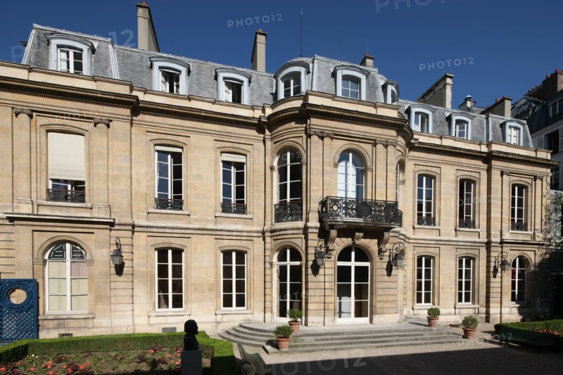 France, ile de france, paris 9e, 9 rue drouot, mairie du 9e arrondissement, hotel d'augny, facade sur jardin, hotel particulier,


Date : Ete 2012