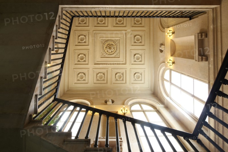 France, ile de france, paris 9e, 9 rue drouot, mairie du 9e arrondissement, hotel d'augny, grand escalier, detai plafond a caissons,


Date : Ete 2012