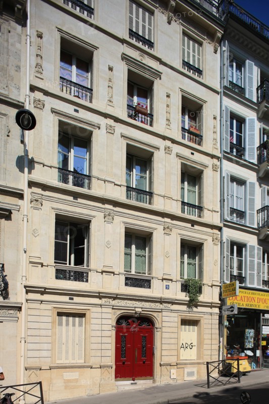 France, ile de france, paris 9e arrondissement, 9 rue henri monnier, facade d'immeuble, detail,


Date : Ete 2012
