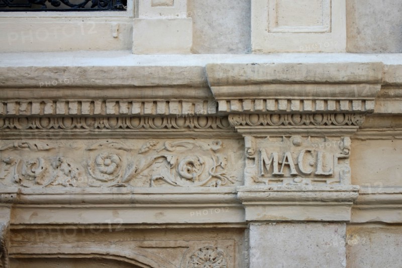 France, ile de france, paris 9e arrondissement, 9 rue henri monnier, facade d'immeuble, detail,


Date : Ete 2012