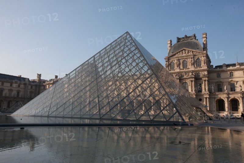 France, Region Ile de France, Paris 1er arrondissement, Musee du Louvre, cour de la Pyramide,