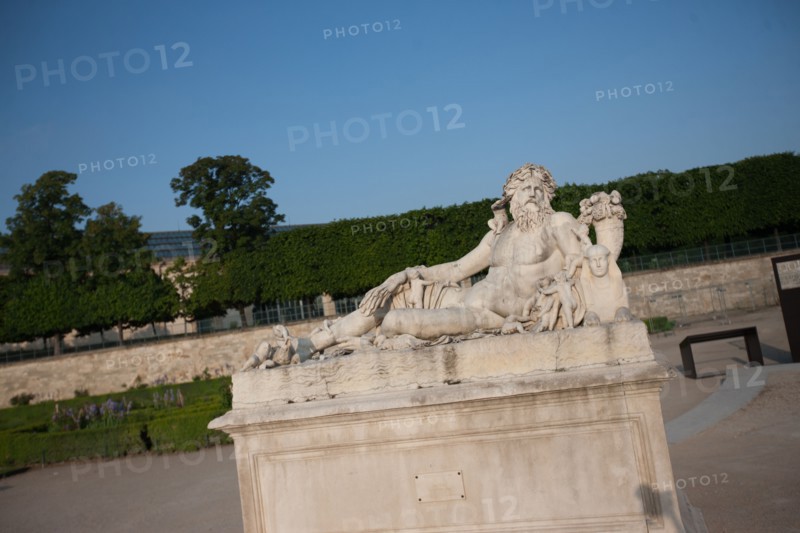 France, Region Ile de France, Paris, 1er arrondissement, jardin des Tuileries, bassin,