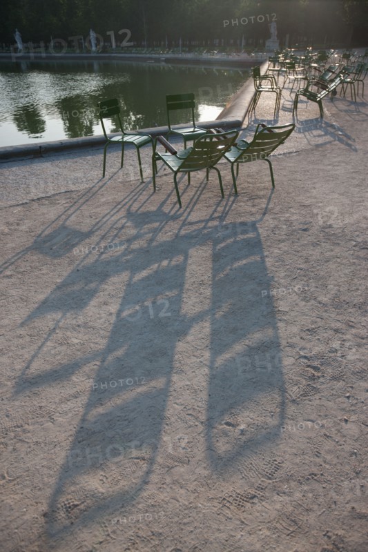 France, Region Ile de France, Paris, 1er arrondissement, jardin des Tuileries, bassin, chaise, fauteuil, mobilier, Fermob