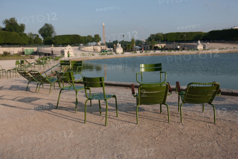 France, Region Ile de France, Paris, 1er arrondissement, jardin des Tuileries, bassin, chaise, fauteuil, mobilier, Fermob