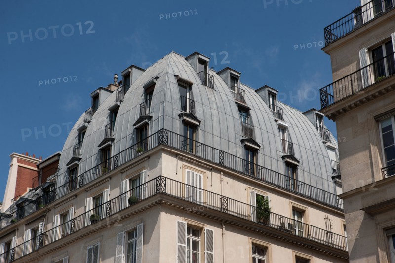 France, Region Ile de France, Paris, 1er arrondissement, rue de Rivoli, alignement de facade et combles a  diverses hauteurs,