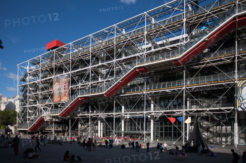 France, Region Ile de France, Paris 4e arrondissement, Beaubourg, piazza du Centre Georges Pompidou, architectes Renzo Piano et Richard Rogers,