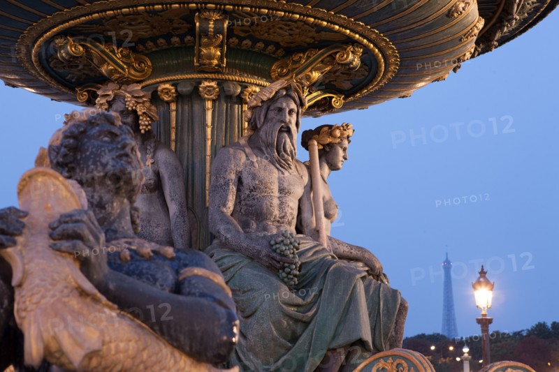 France, Region Ile de France, Paris 8e arrondissement, place de la Concorde, huit, fontaines, obelisque,
