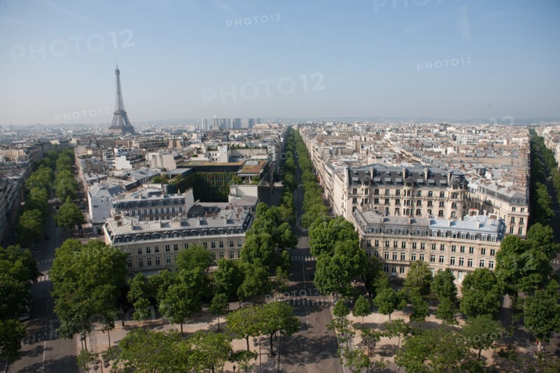 France, Region Ile de France, Paris 8e arrondissement, place Charles de Gaulle, place de l'Etoile, au sommet de l'Arc de Triomphe, panorama
