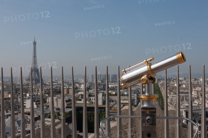 France, Region Ile de France, Paris 8e arrondissement, place Charles de Gaulle, place de l'Etoile, au sommet de l'Arc de Triomphe, panorama